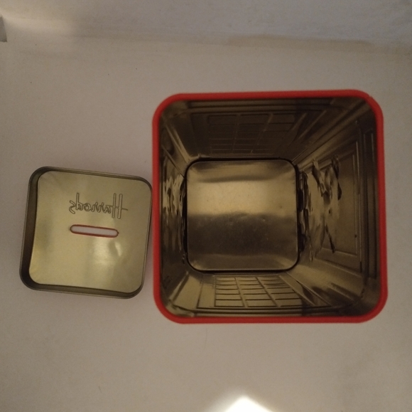 🧁 3/$30 Harrods Telephone Money Box Tin - Picture 10 of 13